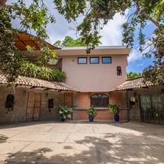 Weddings | Retreats | Large Groups | One of a Kind