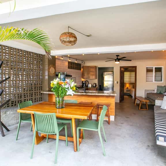 Tocayo Playa, 1bd · Centrally Located, Beachfront Property that sleeps 4 - Image 1