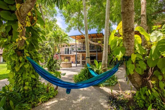 8BR, Private Jungle Villa, Just 5-Minutes to Town - Image 5