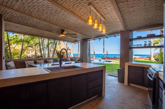 Casas Palmar & Tocayo - Two Incredible Beachfront Houses that Sleep up to 20 Guests, Incredible Central Beachfront Location - Image 4