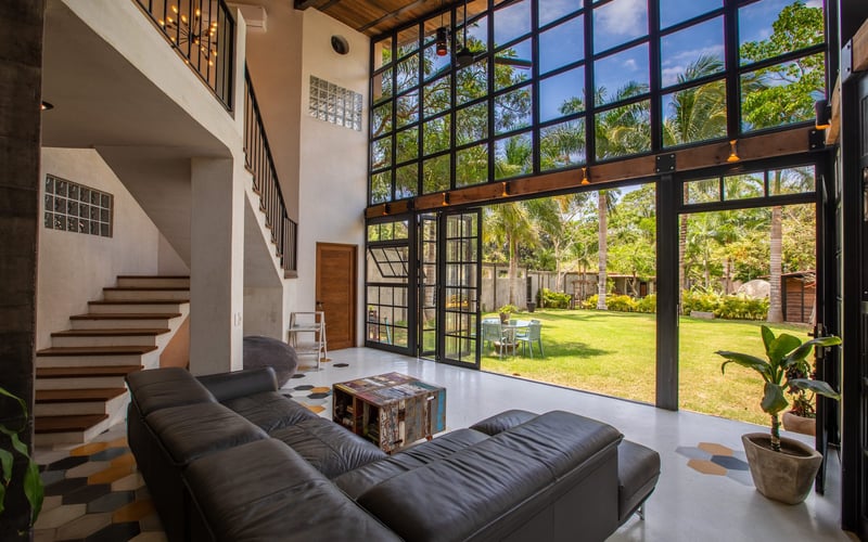 Casona open to garden